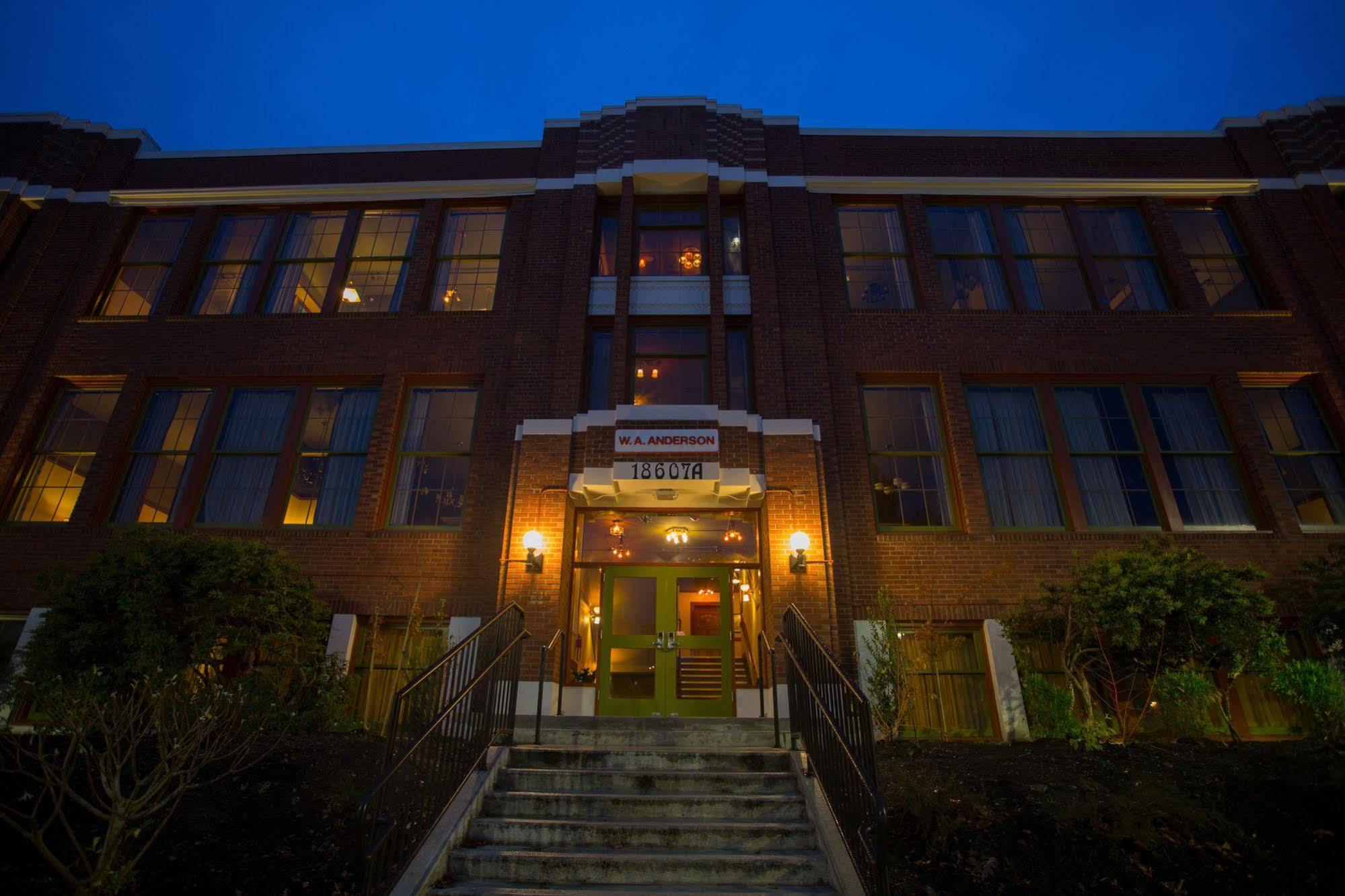 Mcmenamins Anderson School Hotel Bothell Bagian luar foto