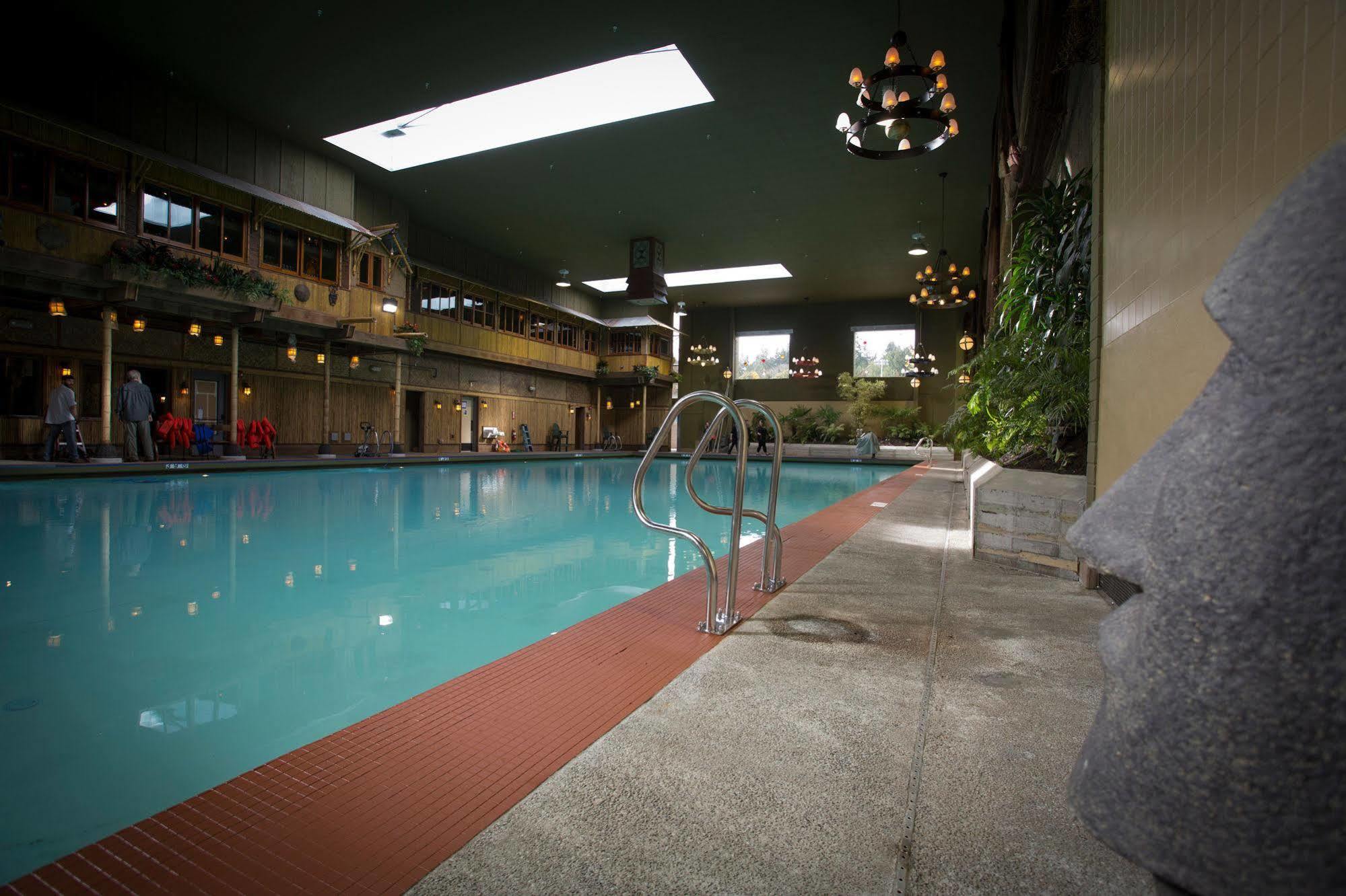 Mcmenamins Anderson School Hotel Bothell Bagian luar foto