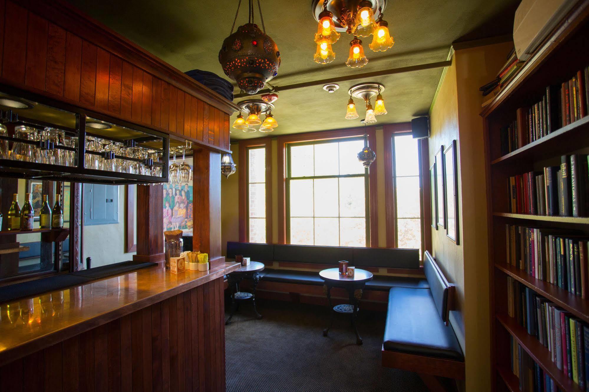 Mcmenamins Anderson School Hotel Bothell Bagian luar foto