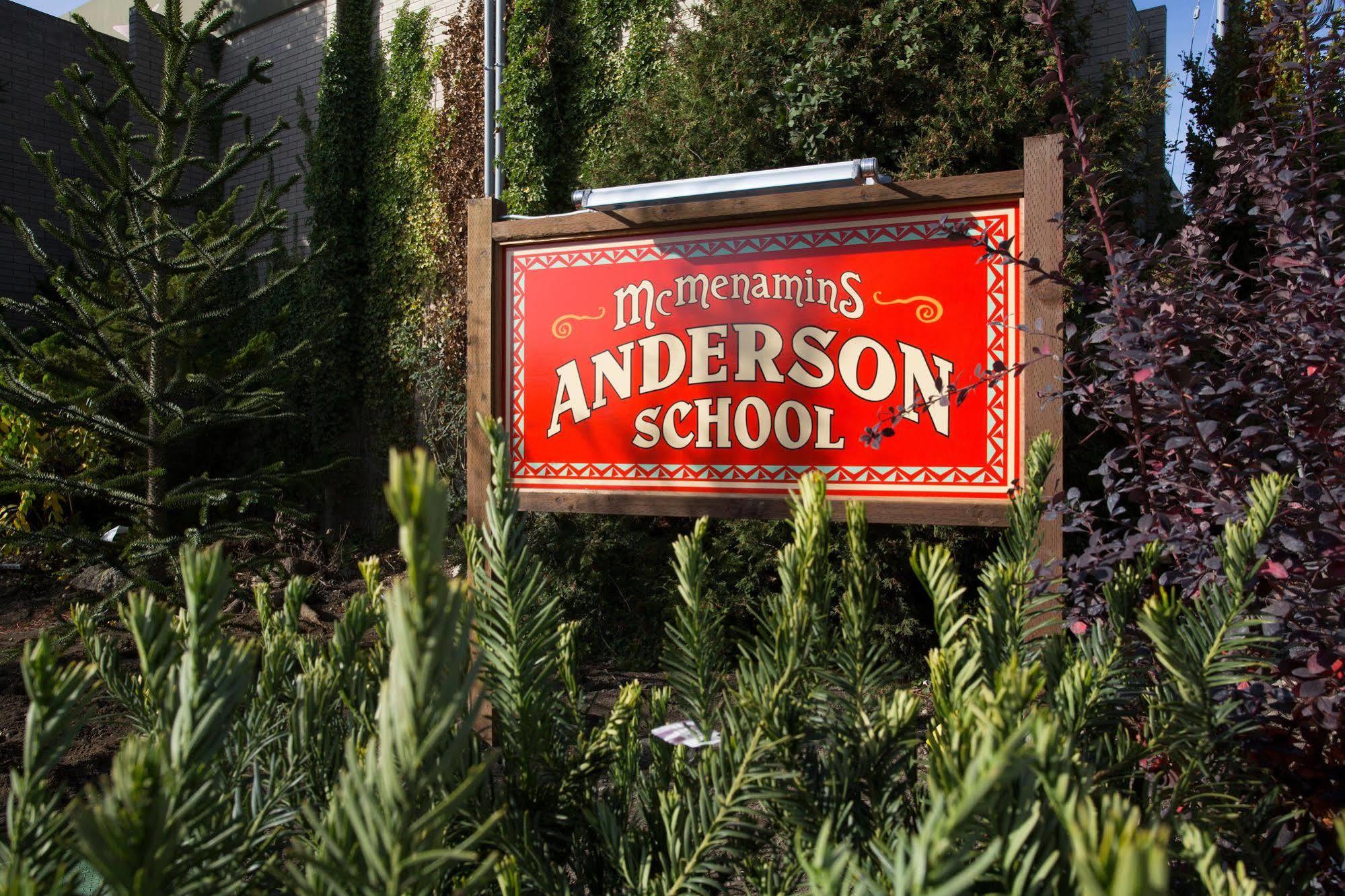 Mcmenamins Anderson School Hotel Bothell Bagian luar foto